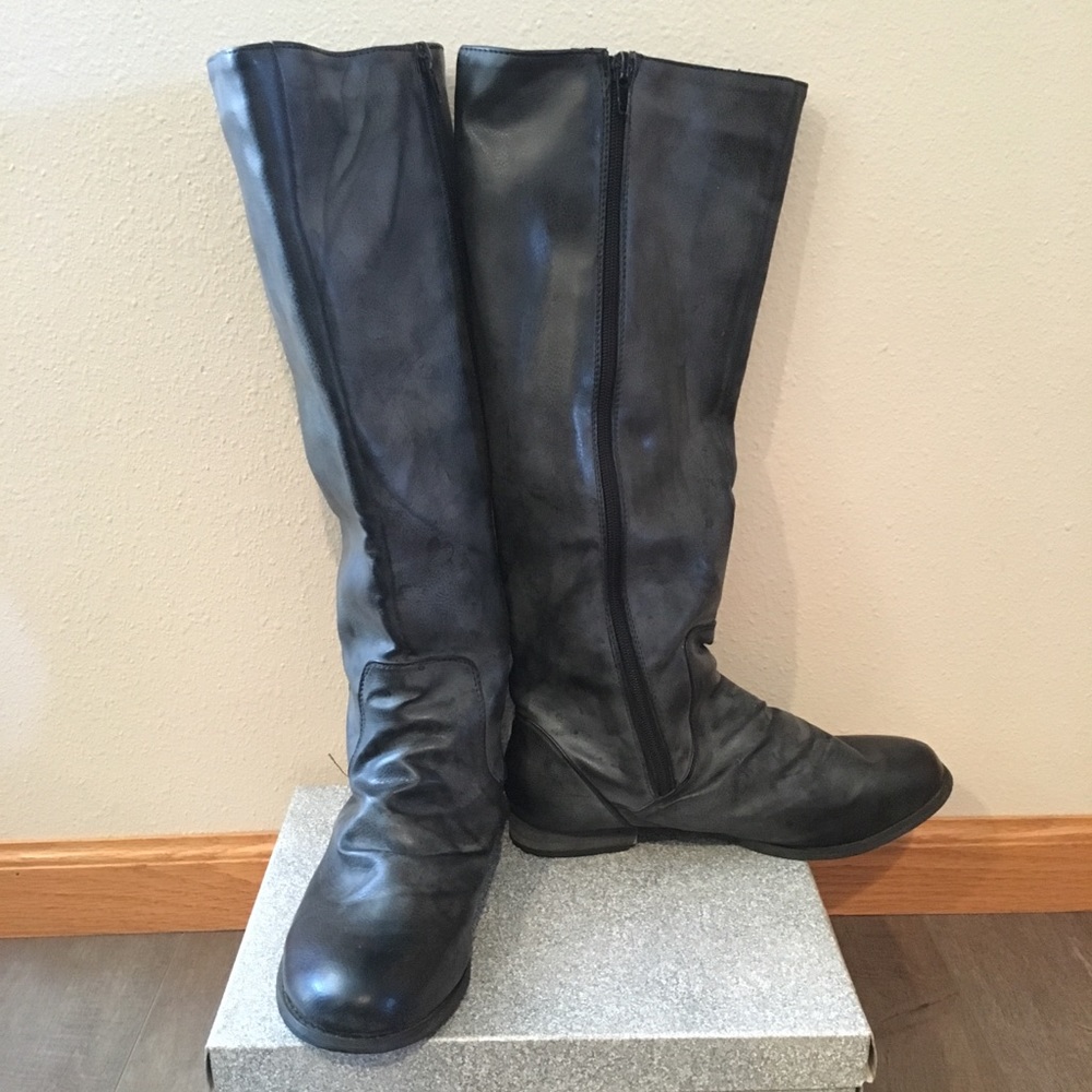 Riding boots
